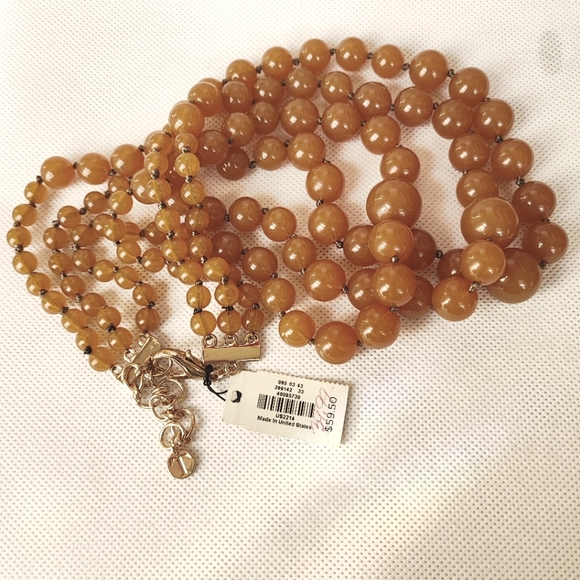 TALBOT'S Creamy Light Butterscotch Knotted Graduated Lucite Beaded Necklace - Picture 3 of 7